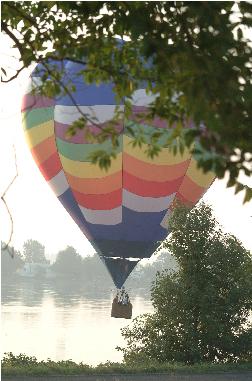 2002 - ClipAway Balloon over the Richelieu River